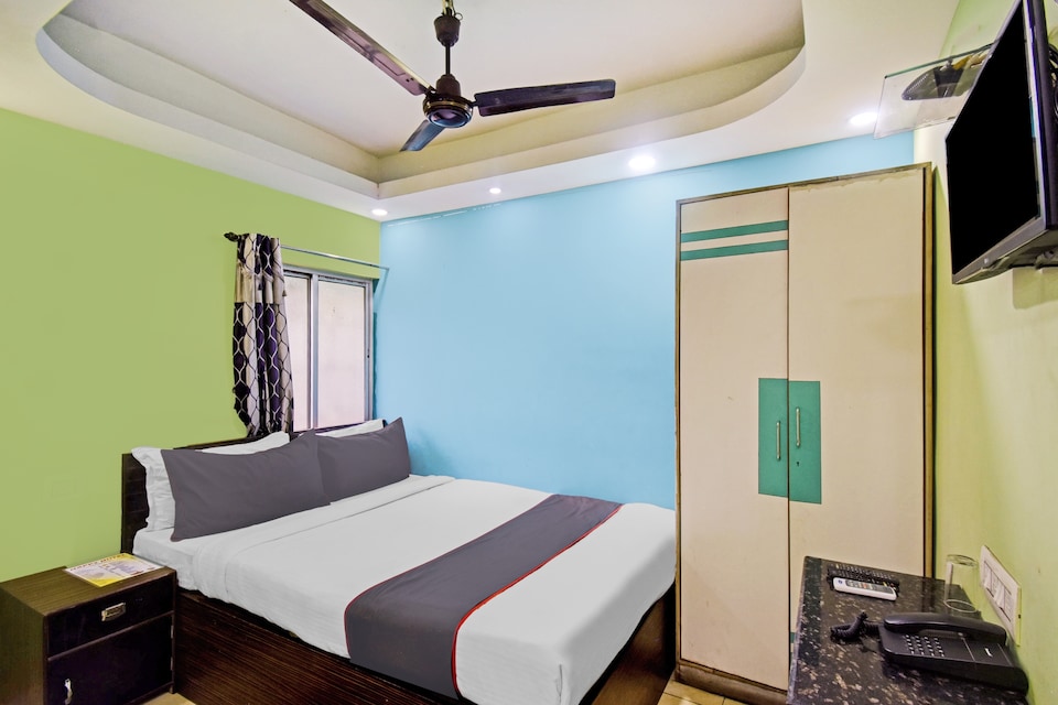 Collection O 81920 Hotel Happy, VIP Road Kolkata, Kolkata