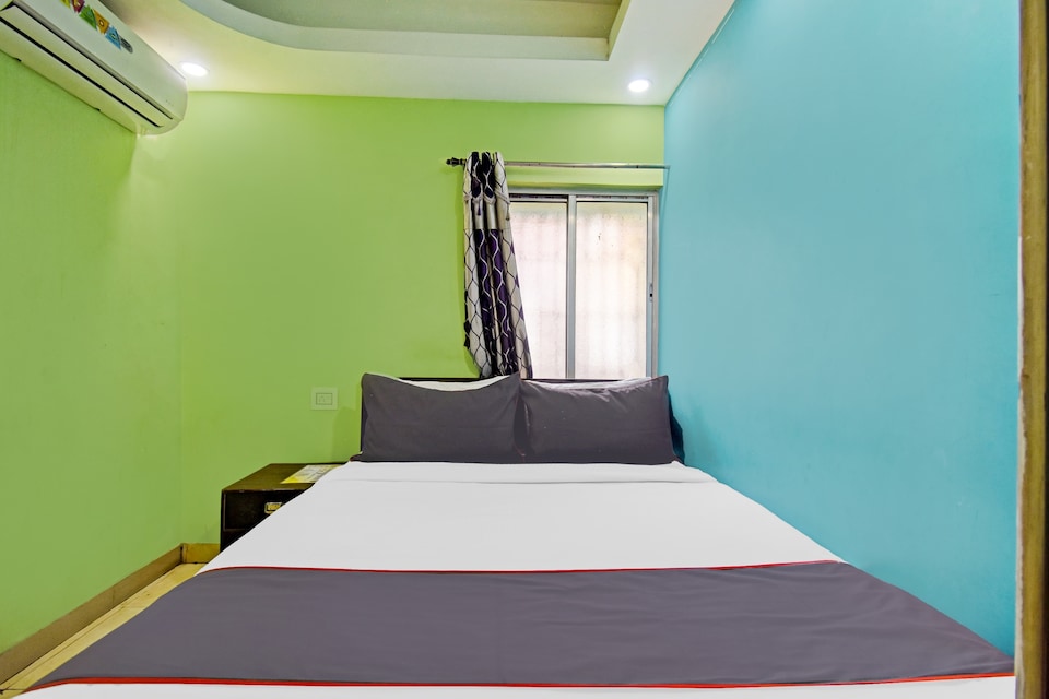 Collection O 81920 Hotel Happy, VIP Road Kolkata, Kolkata