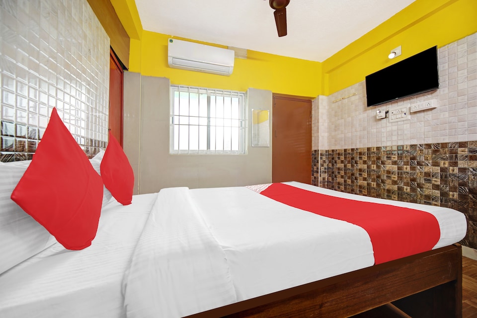 OYO S B Lodge, Vellore City, Vellore
