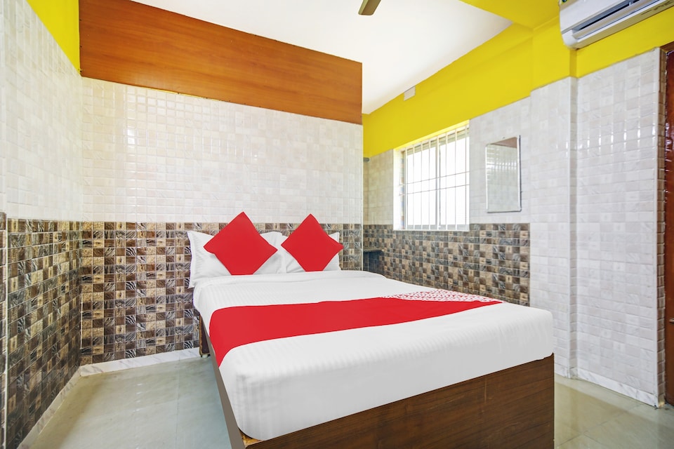 OYO S B Lodge, Vellore City, Vellore