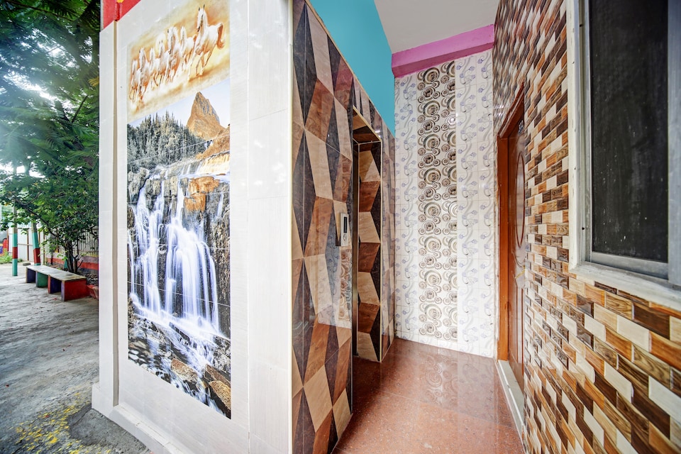 OYO S B Lodge, Vellore City, Vellore