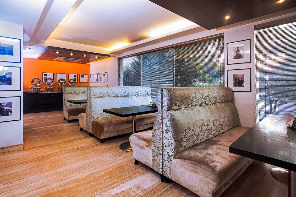 OYO 349 Hotel Emblem, New Friends Colony Delhi, Delhi