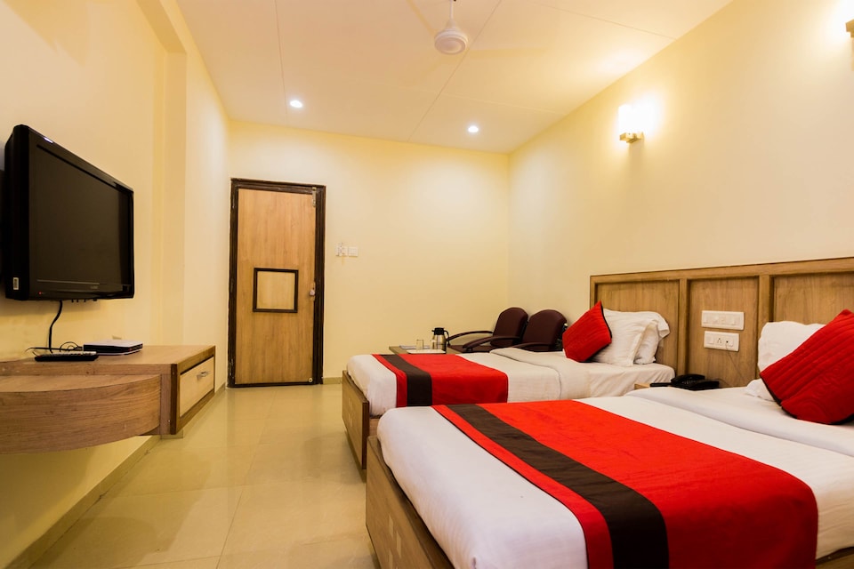 OYO 1020 Hotel Royal Plaza, Ashram Road Ahmedabad, अहमदाबाद