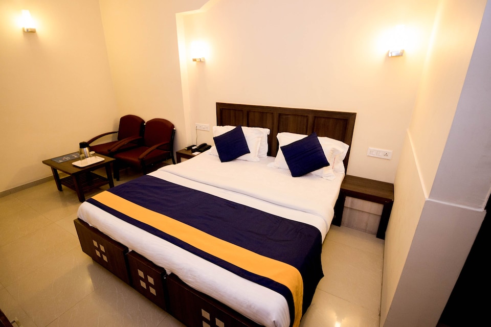 OYO 1020 Hotel Royal Plaza, Ashram Road Ahmedabad, अहमदाबाद