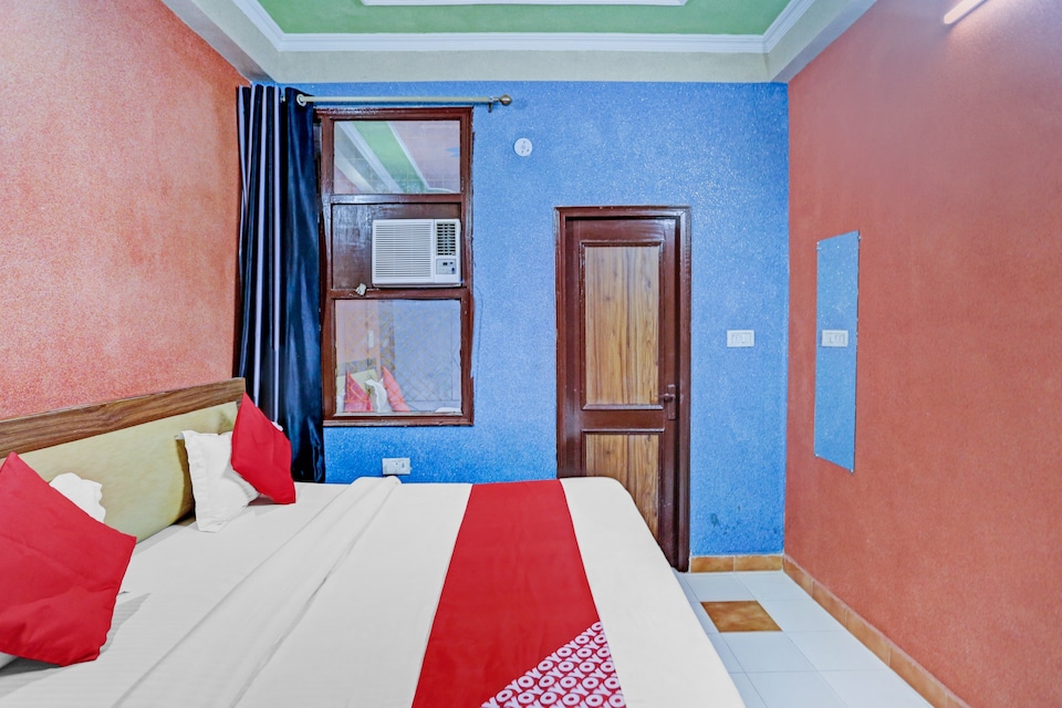 OYO 81993 Shree Krishna Akshaya Dham, Iskcon Vrindavan, Vrindavan