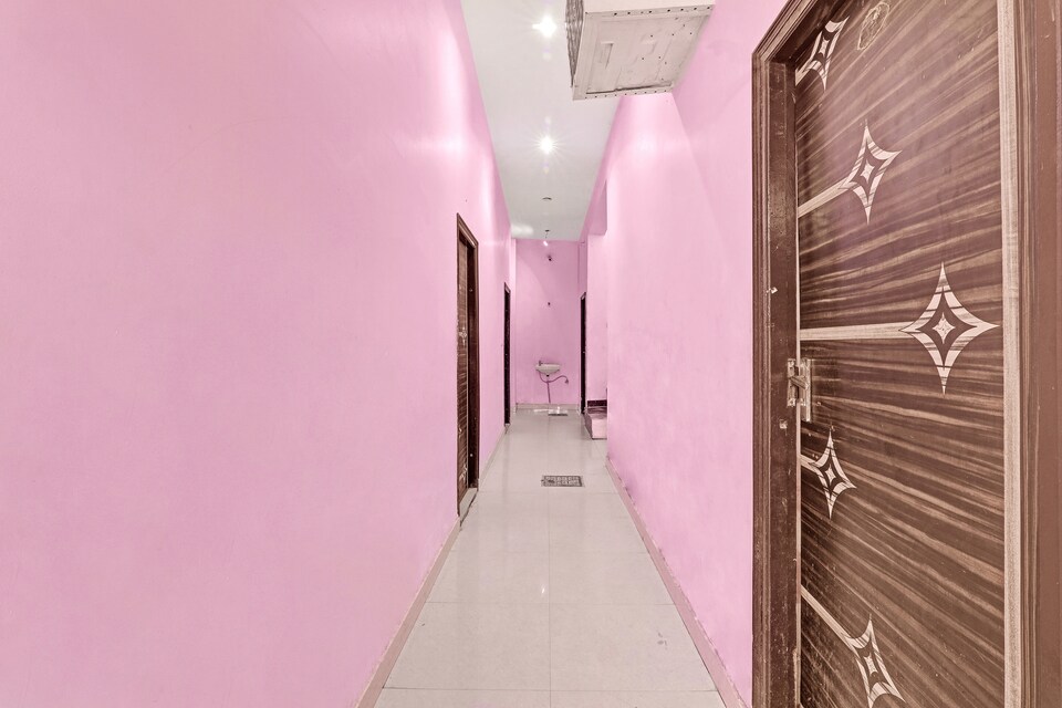 OYO Flagship 82011 Royal Stay Inn, Gomti Nagar Lucknow, Lucknow