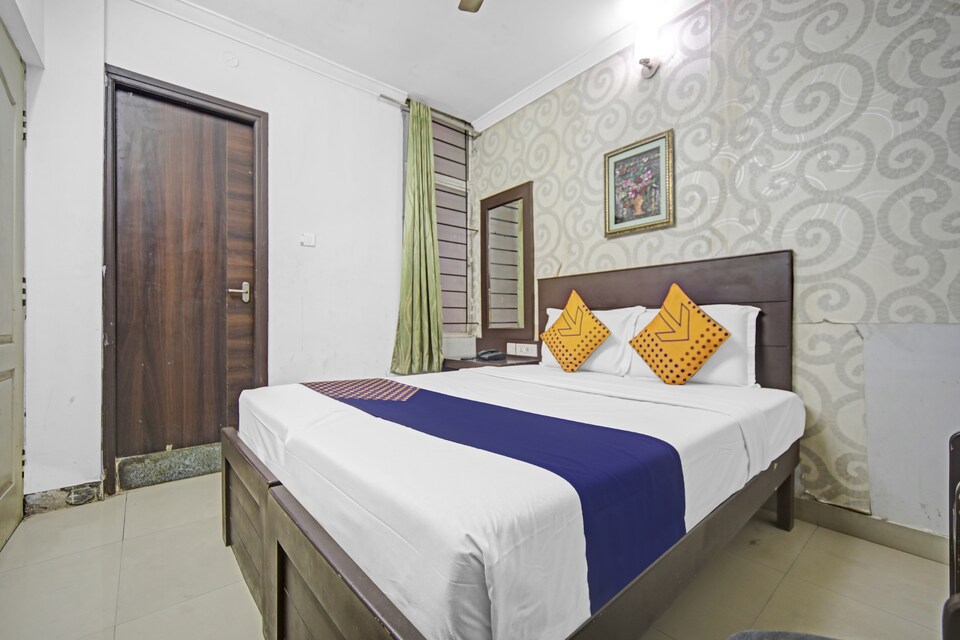 SPOT ON Sun Star Residency Near Albert Theatres, Nungambakkam Chennai, Chennai