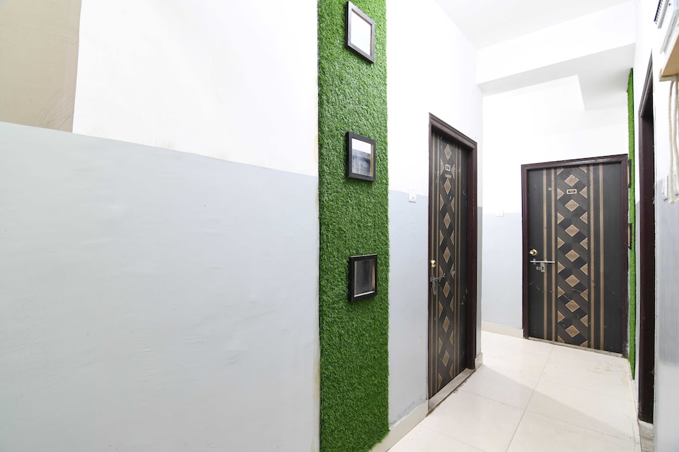 OYO 82026 BANGUR INN, Salt Lake Kolkata, Kolkata