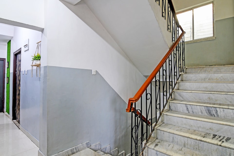 OYO 82026 BANGUR INN, Salt Lake Kolkata, Kolkata