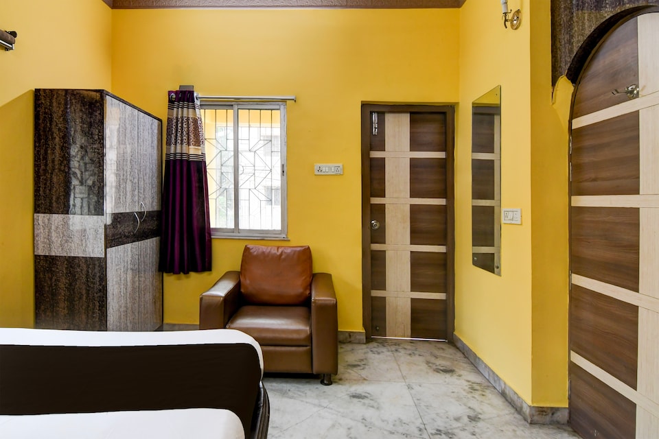 Hotel O Trivedi Tower , Ruby Hospital Kolkata, Kolkata