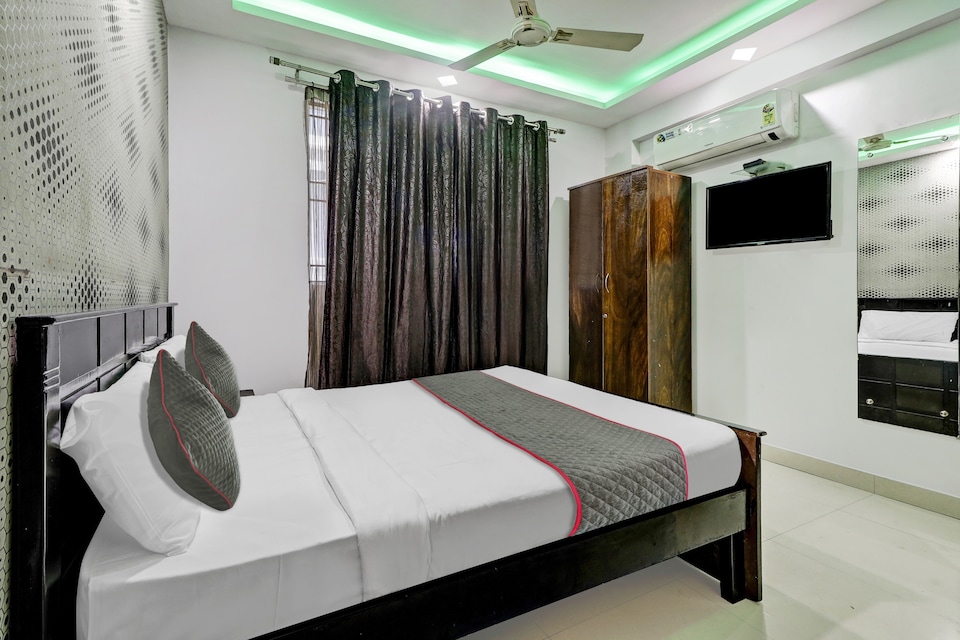 Townhouse Srk Live Inn Castle Near Ragigudda Sri Prasanna Anjaneyaswamy Temple, Koramangala Forum Mall, Bangalore