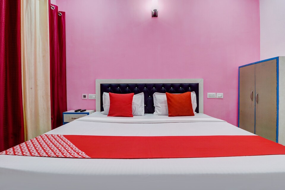 OYO 82063 The Fallway Restaurant & Homestay, Barlowganj, Mussoorie