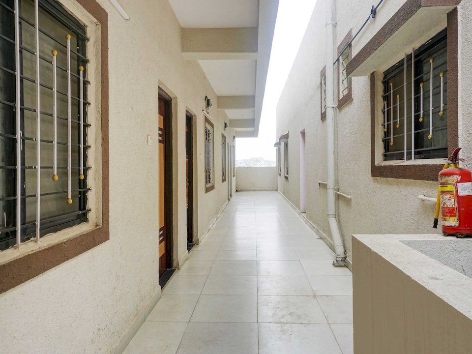 Hotel O Jyoti Palace Lodging, Hadapsar Pune, Pune