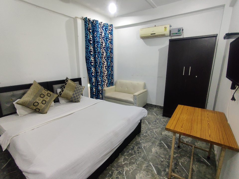 OYO 82082 Hotel Down Town, Meerut, Meerut