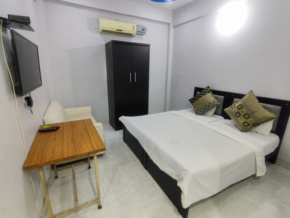 OYO 82082 Hotel Down Town, Meerut, Meerut