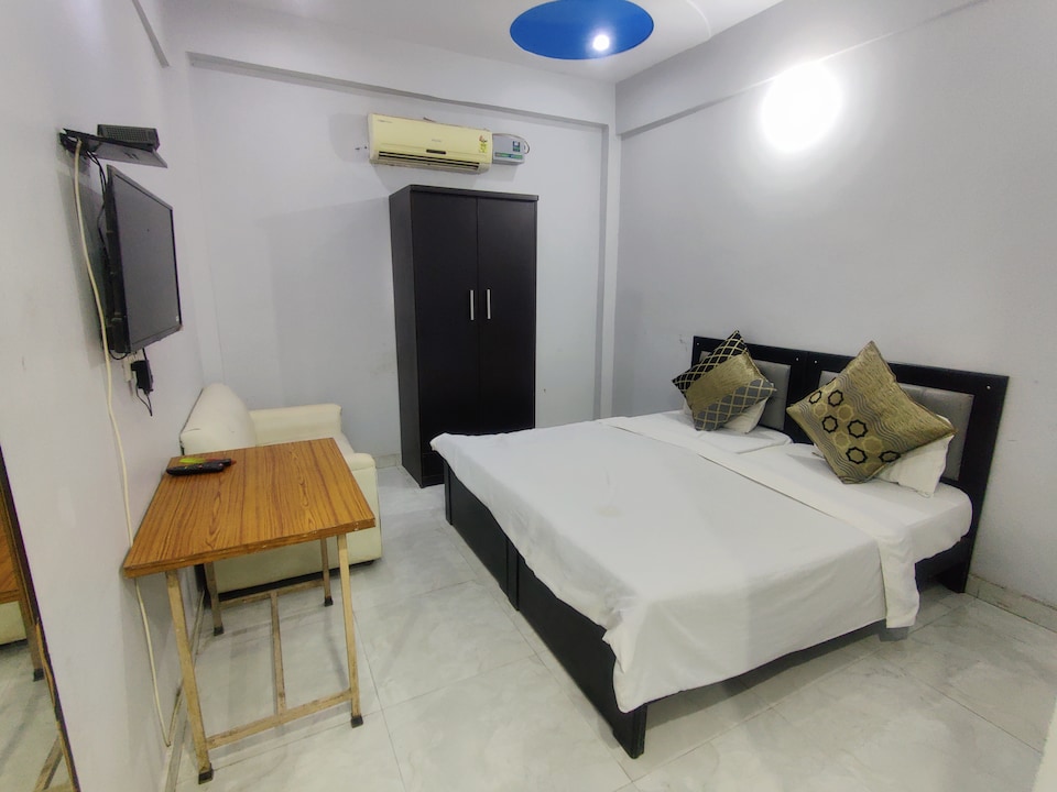 OYO 82082 Hotel Down Town, Meerut, Meerut