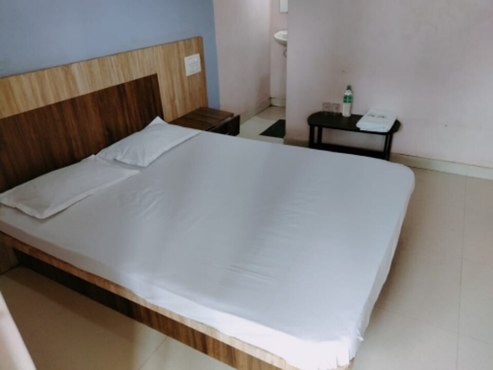 SPOT ON 82084 Gokul Hotel , Katraj Khed Shivapur Pune, Pune