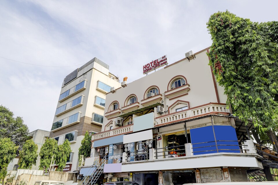Hotel O Signature, Ashram Road Ahmedabad, Ahmedabad