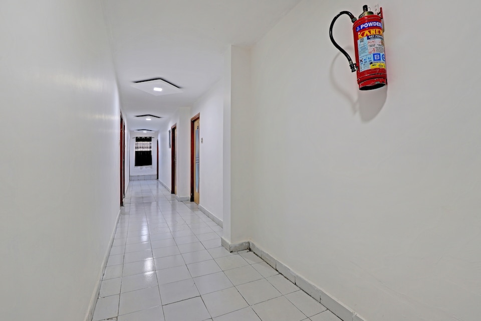 Hotel O Mayur, SG Highway Ahmedabad, Ahmedabad