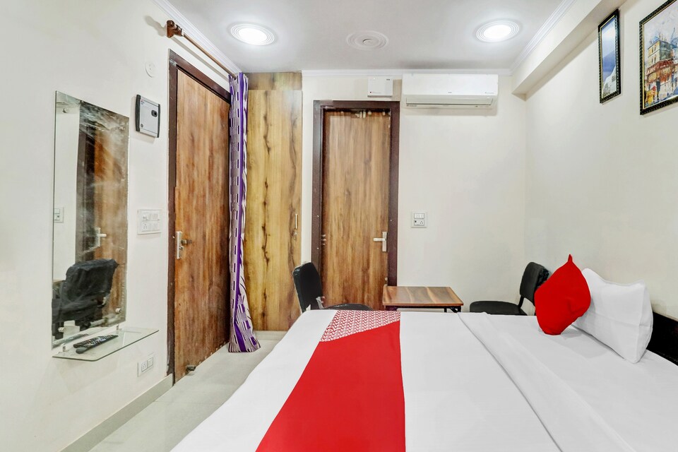 OYO 82107 Vivaan Residency, Dwarka Delhi, Delhi