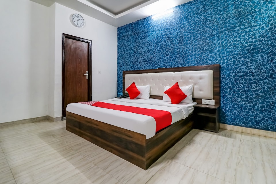 Flagship 82109 Hotel Red Diamond, Faridabad, Faridabad