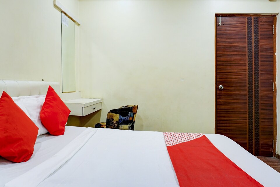 Collection O 82110 Hotel Crown Palace , Kharadi Pune, Pune