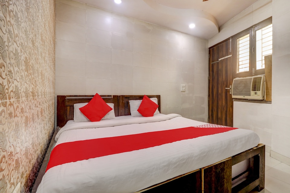 OYO 82119 Heera Heritage, Patel Nagar Delhi, Delhi