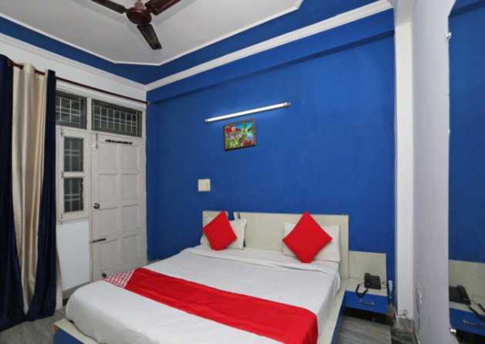 OYO 82125 Hotel Crystal Leaf, Noida City, Noida