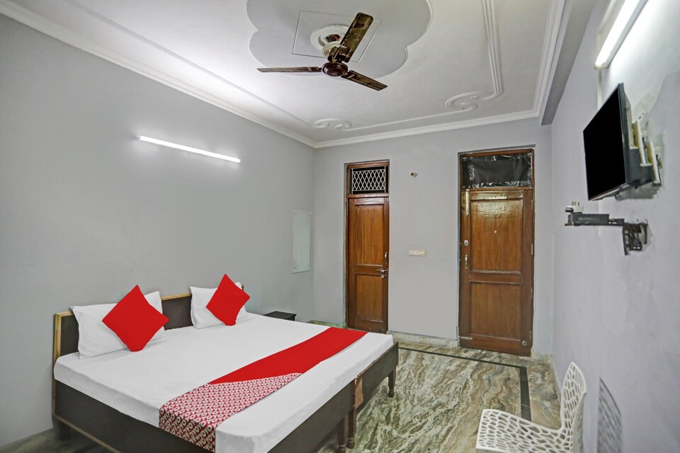 OYO 82128 Golden Regency, Noida City, Noida