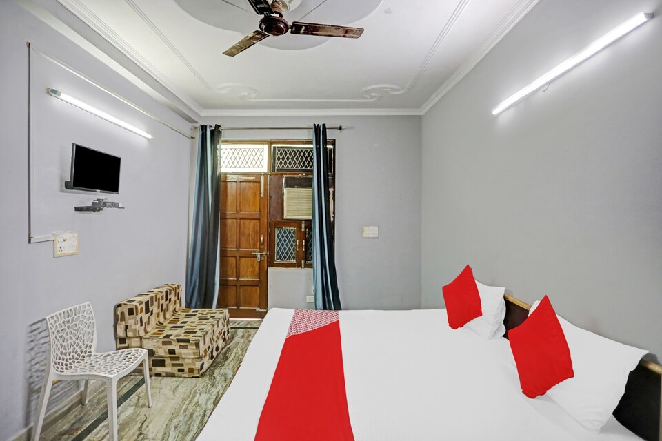 OYO 82128 Golden Regency, Noida City, Noida