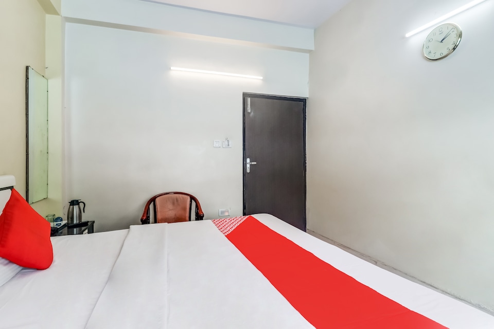 OYO 82143 Green Park Sapan, Lalpur, Ranchi