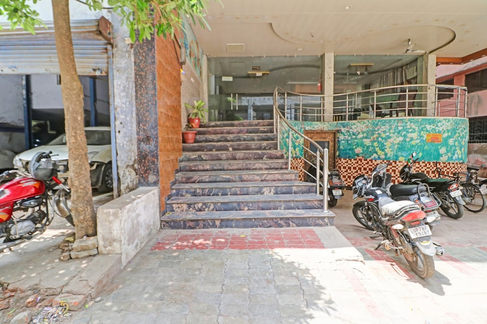 OYO 82149 Hotel Karma Palace, Govind Nagar Kanpur, Kanpur