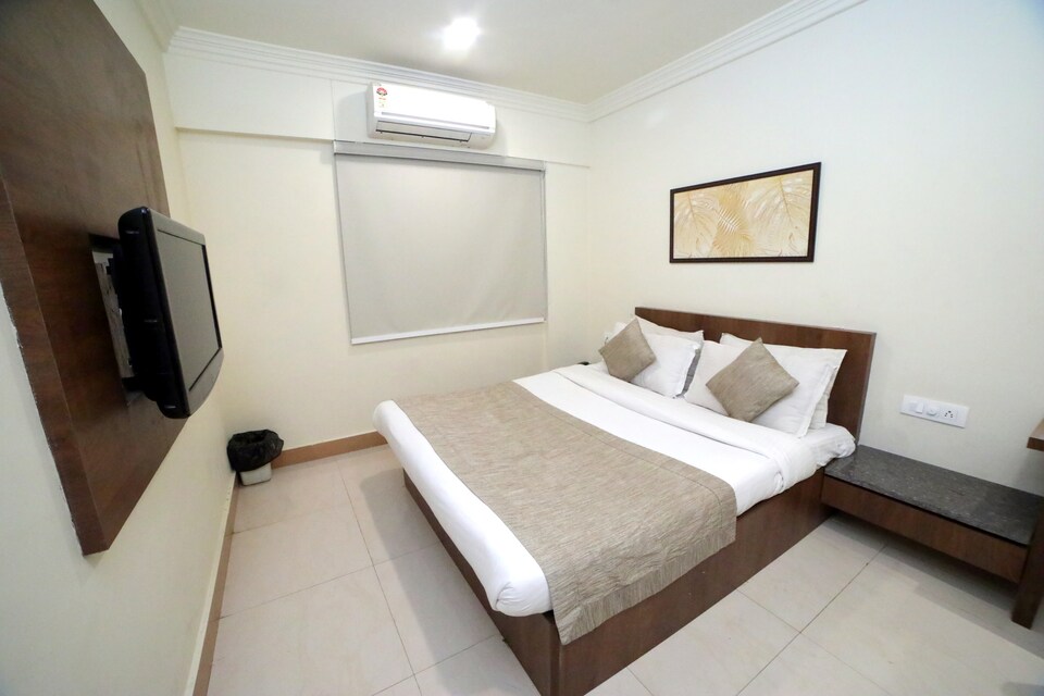 OYO 82151 Rio Hotel, Dhebar Road, Rajkot