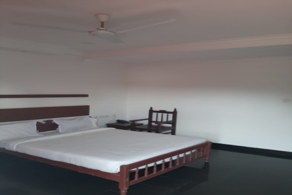 SPOT ON 82170 Nadee Homes, Kakkanad Kochi, Kochi