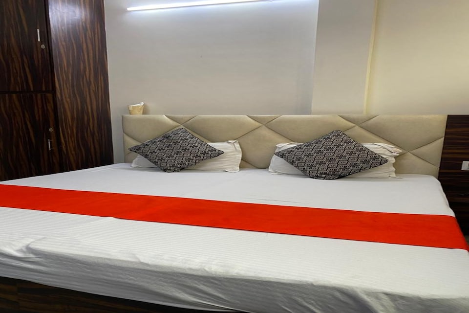 OYO Shree Residency, Pitampura - Rohini Delhi, Delhi
