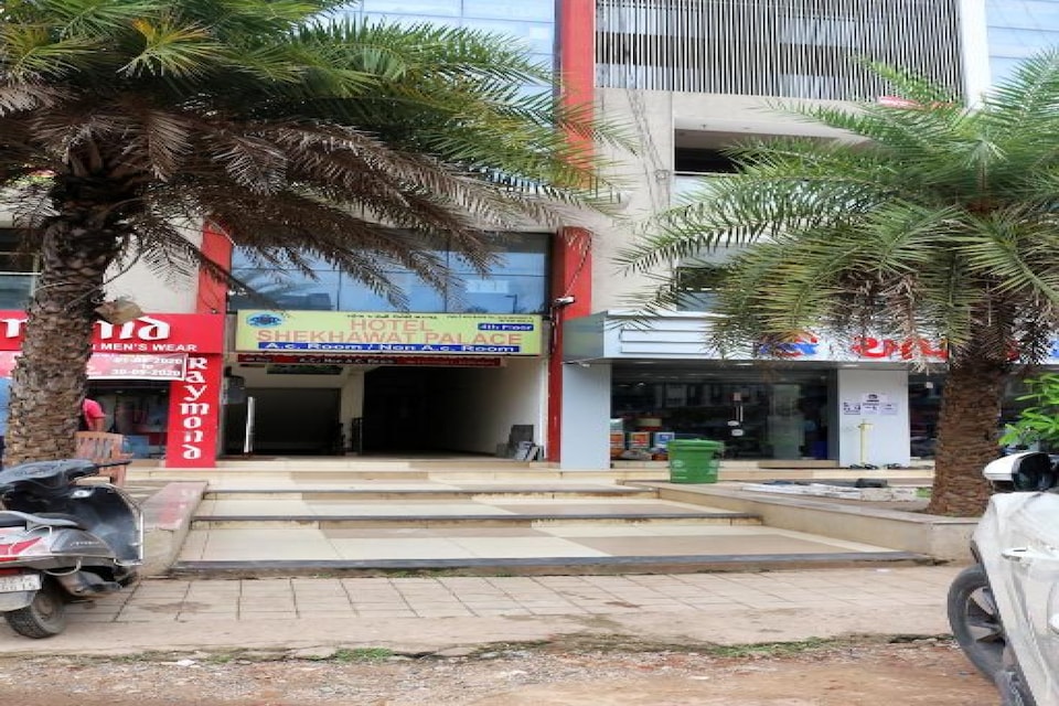 Live as AHM736, Ahmedabad Airport, Ahmedabad