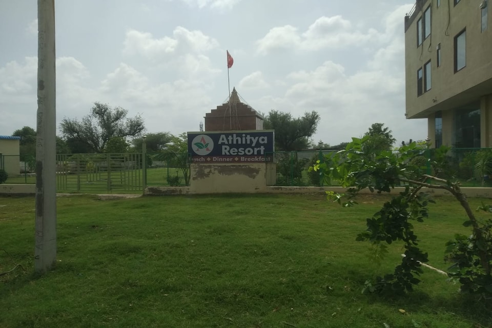 Hotel O Athitya Resort, Sikar, Sikar