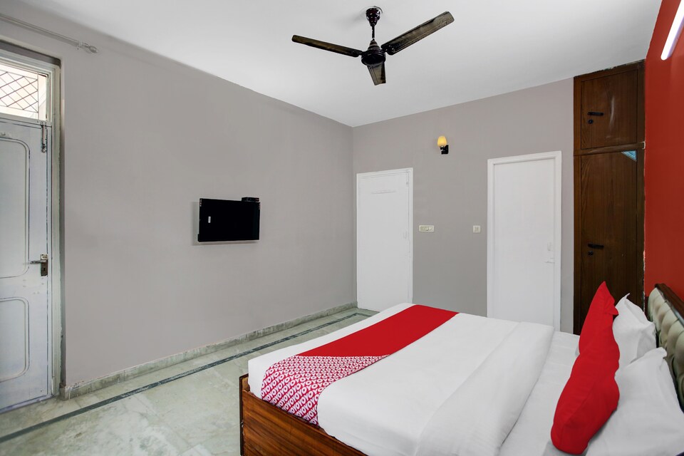 OYO 82227 Basera, Noida City, Noida