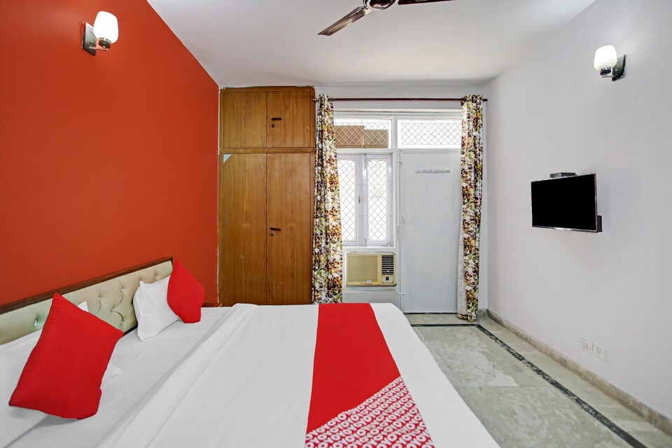 OYO 82227 Basera, Noida City, Noida