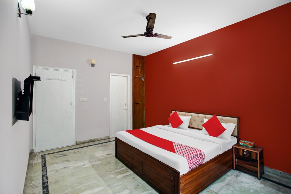 OYO 82227 Basera, Noida City, Noida