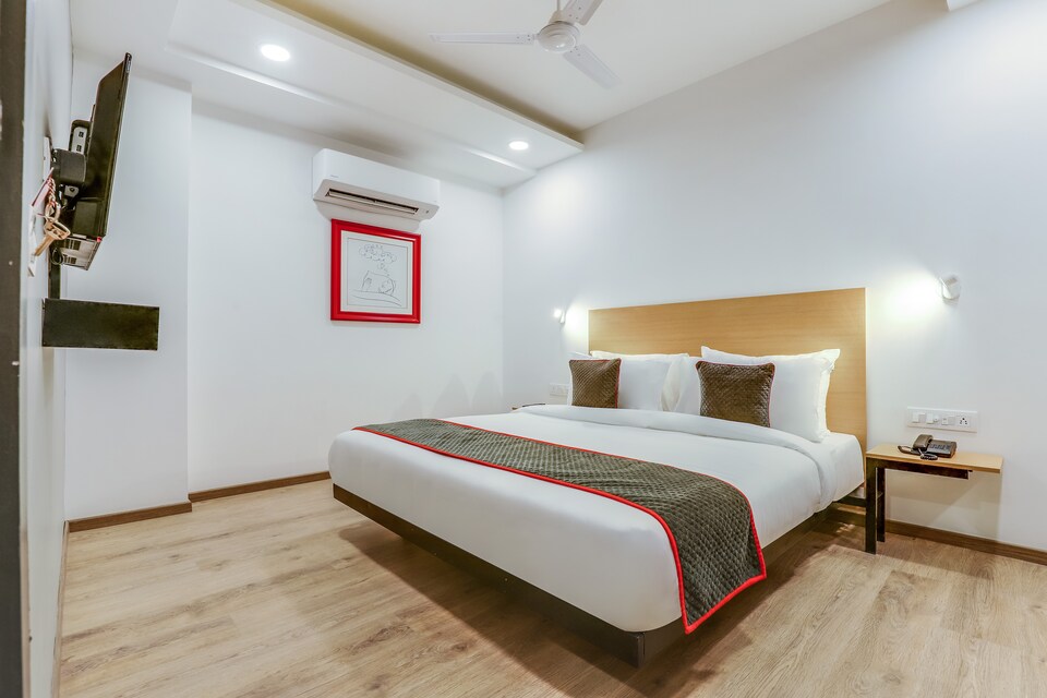 OYO Townhouse 493 Hotel Tel One Stay Near Omaxe Celebration Mall, Medanta, Gurgaon