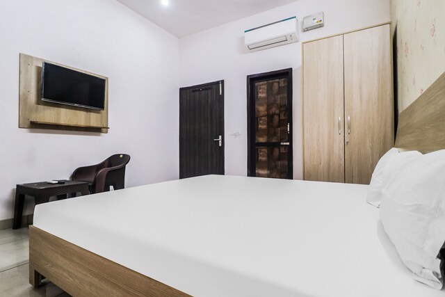 OYO Flagship 82241 Decent Pg