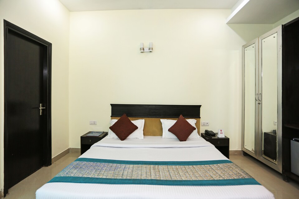 OYO Rooms 640 Near Ardee City, HUDA CENTRE 1, Gurgaon