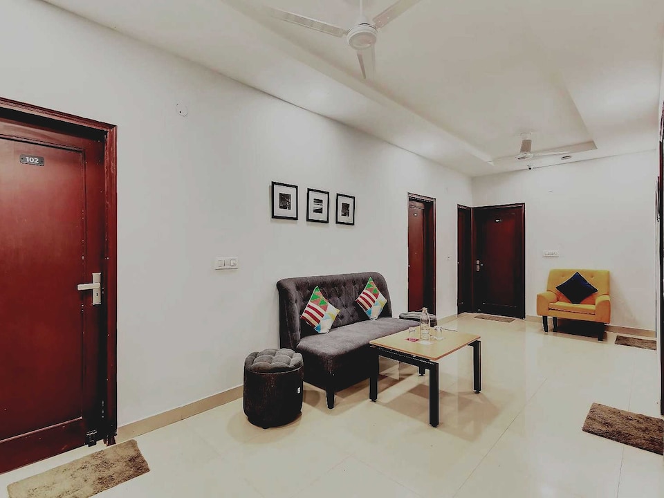Hotel O Comfortable stay, Pitampura - Rohini Delhi, Delhi