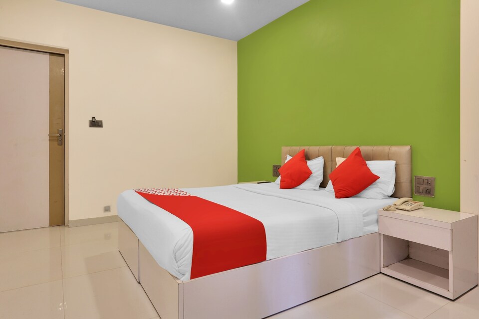 OYO 82278 Hotel New Sky Palace, Mumbai Bandra-Khar-Santacruz, Mumbai