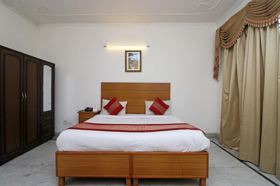 OYO 6835 Green Residency, HUDA CENTRE 1, Gurgaon