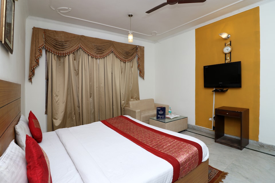 OYO 6835 Green Residency, HUDA CENTRE 1, Gurgaon