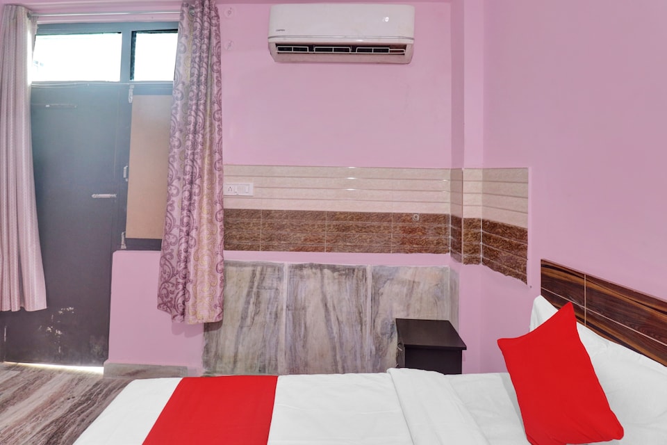 OYO Hotel Royal City, North Delhi, Delhi