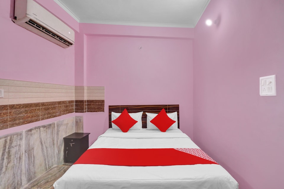 OYO Hotel Royal City, North Delhi, Delhi