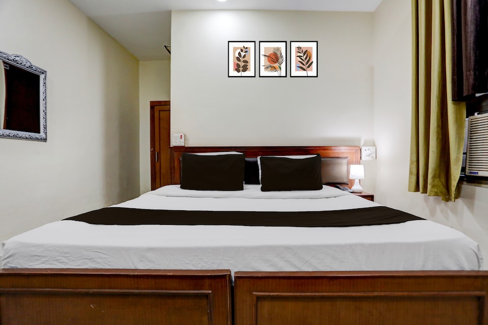 Hotel O Rae Bareli Railway Junction Formerly Nova Resorts & Luxury Farm, Raebareily city, Raebareily